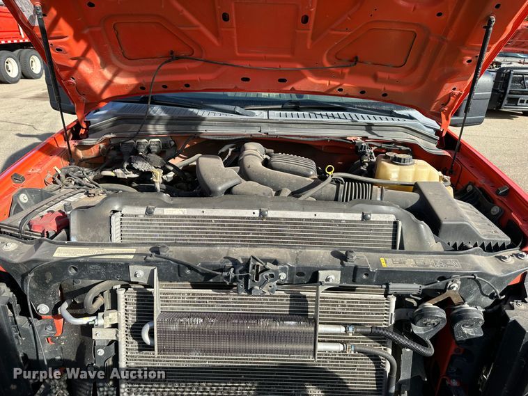 image for item LN9046 2010 Ford F250 Super Duty  utility bed pickup truck