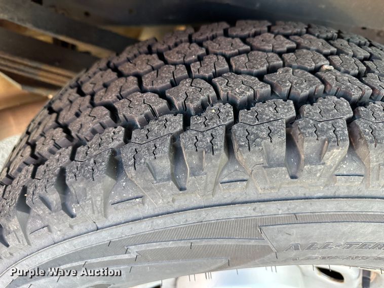 image for item LN9046 2010 Ford F250 Super Duty  utility bed pickup truck