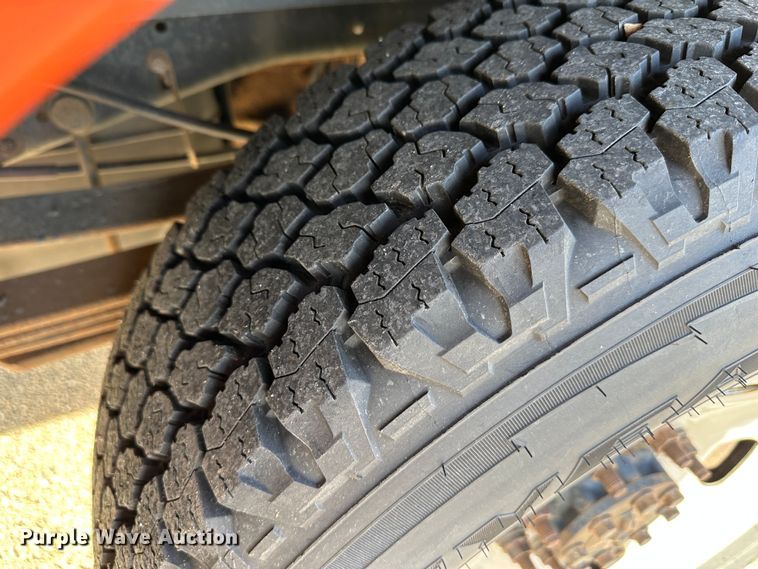 image for item LN9046 2010 Ford F250 Super Duty  utility bed pickup truck