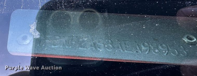 image for item LN9046 2010 Ford F250 Super Duty  utility bed pickup truck