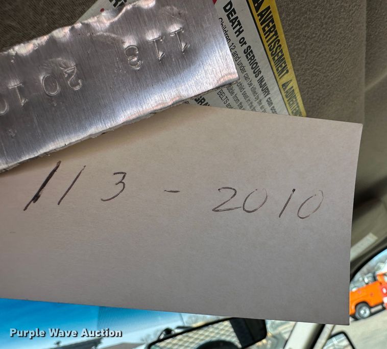 image for item LN9046 2010 Ford F250 Super Duty  utility bed pickup truck