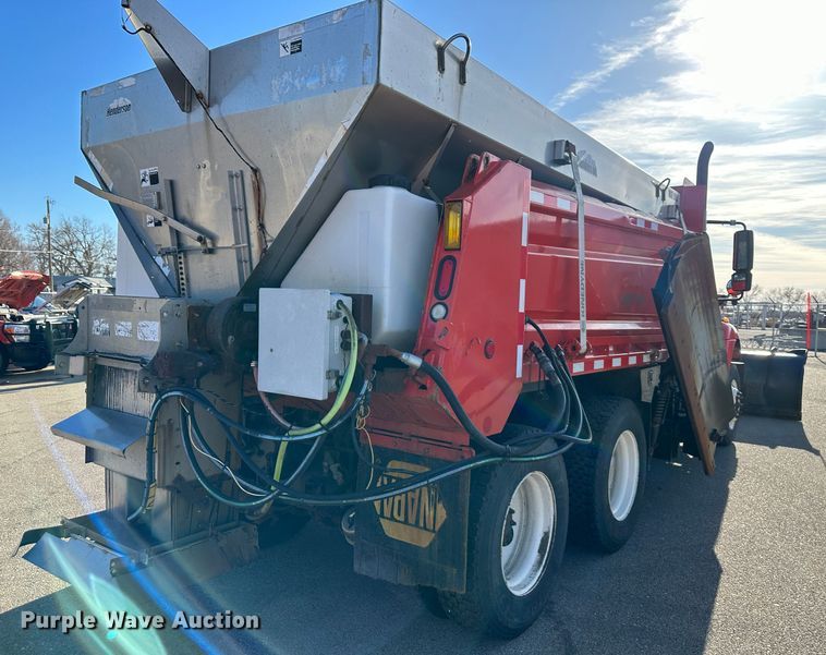 image for item LN9048 2007 International 7400  dump truck