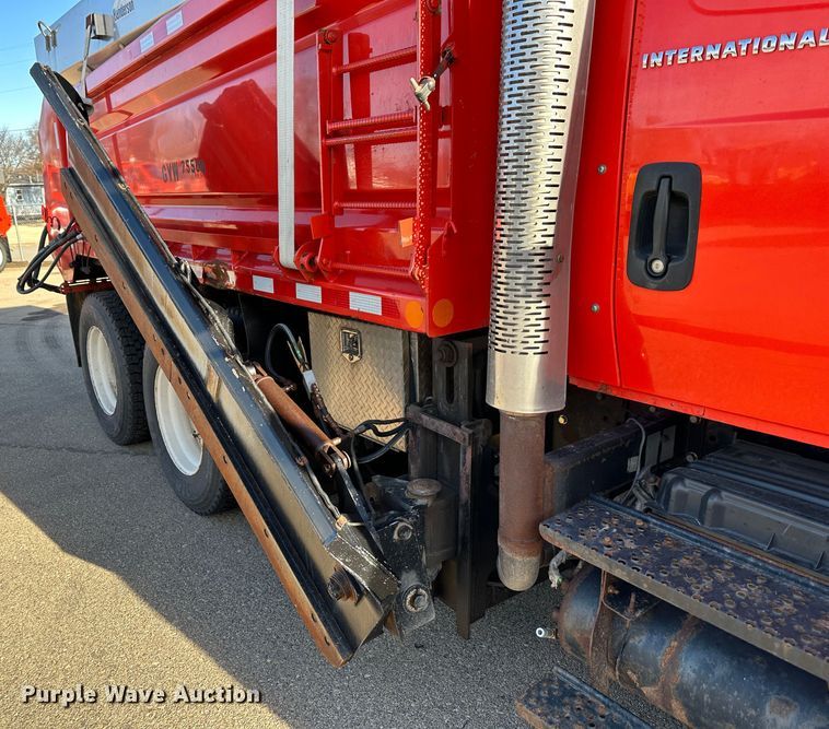image for item LN9048 2007 International 7400  dump truck
