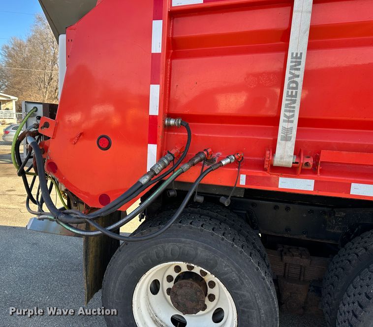 image for item LN9048 2007 International 7400  dump truck