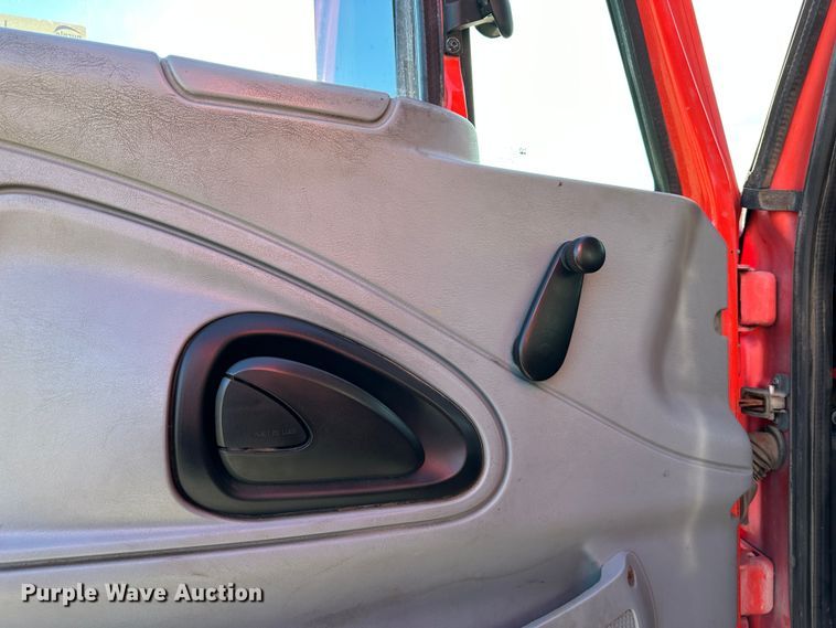 image for item LN9048 2007 International 7400  dump truck