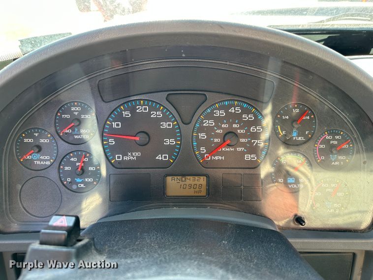 image for item LN9048 2007 International 7400  dump truck