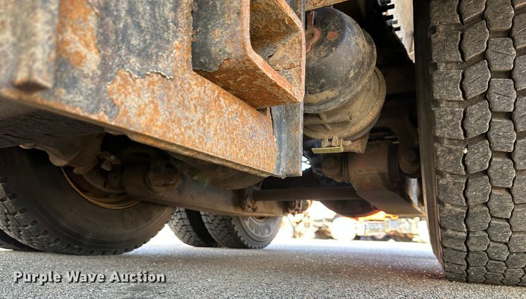 image for item LN9048 2007 International 7400  dump truck