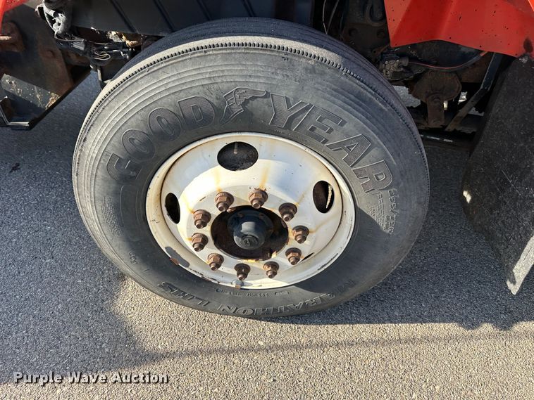 image for item LN9048 2007 International 7400  dump truck