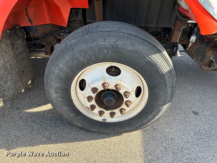 image for item LN9048 2007 International 7400  dump truck