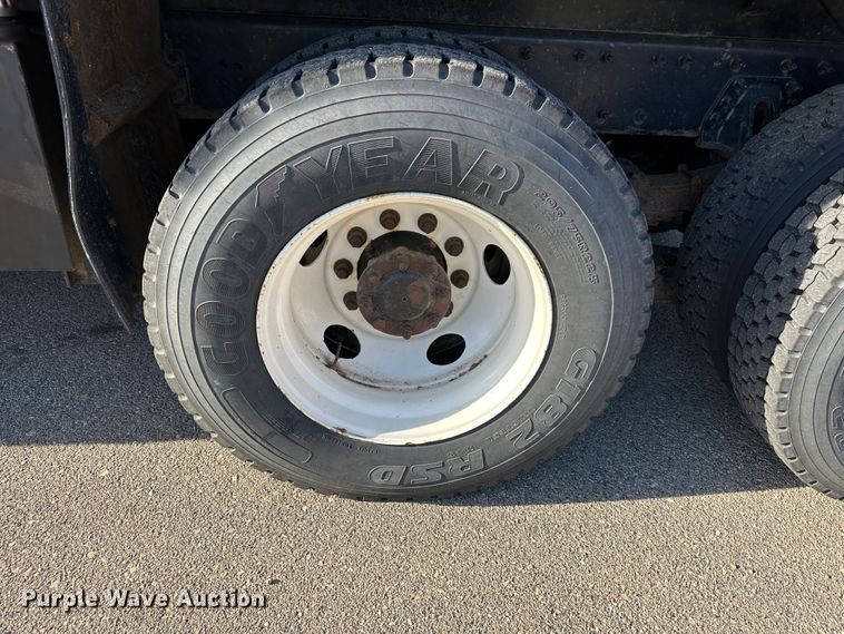 image for item LN9048 2007 International 7400  dump truck