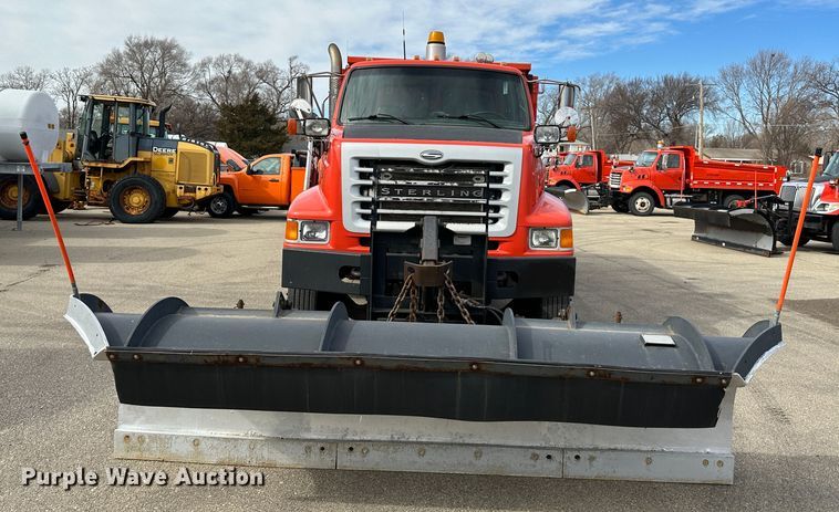 image for item LN9050 2006 Sterling LT7501  dump truck