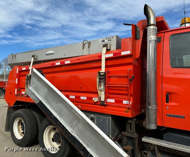 image for item LN9050 2006 Sterling LT7501  dump truck