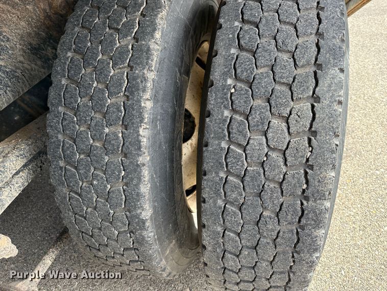 image for item LN9050 2006 Sterling LT7501  dump truck