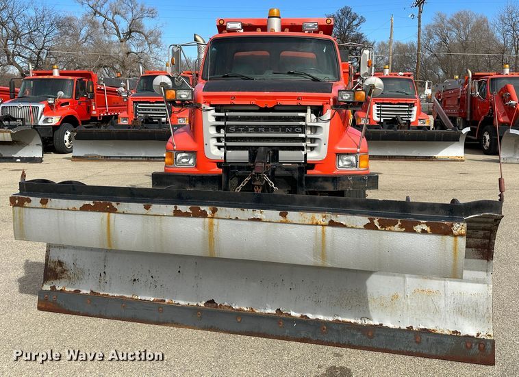 image for item LN9051 2001 Sterling LT7501  dump truck