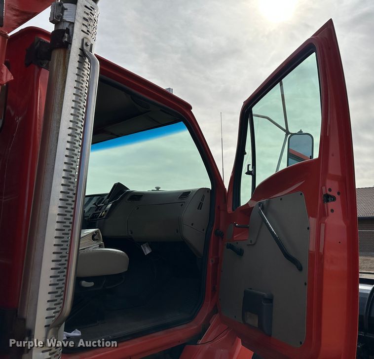 image for item LN9051 2001 Sterling LT7501  dump truck