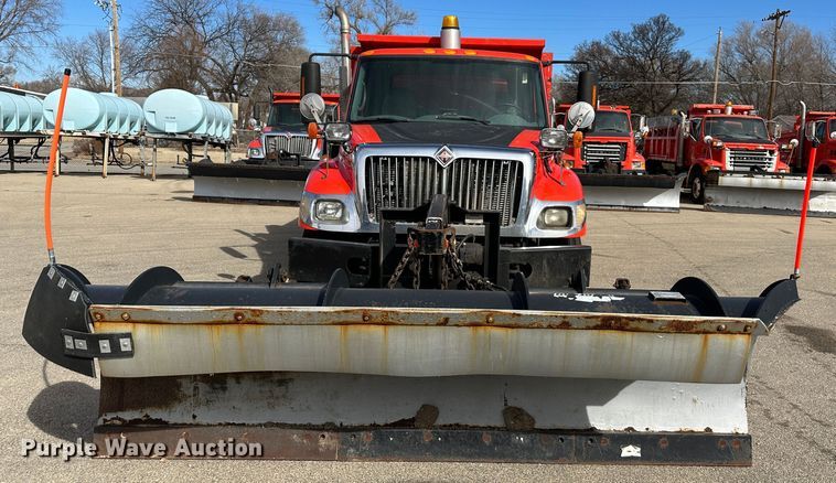 image for item LN9052 2007 International 7400  dump truck