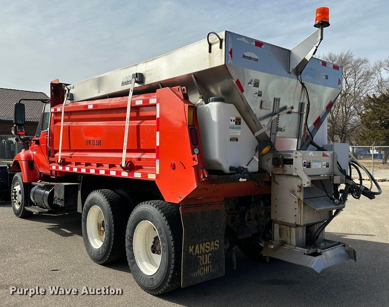 image for item LN9052 2007 International 7400  dump truck