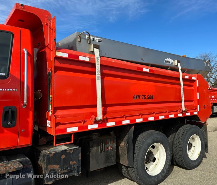 image for item LN9052 2007 International 7400  dump truck