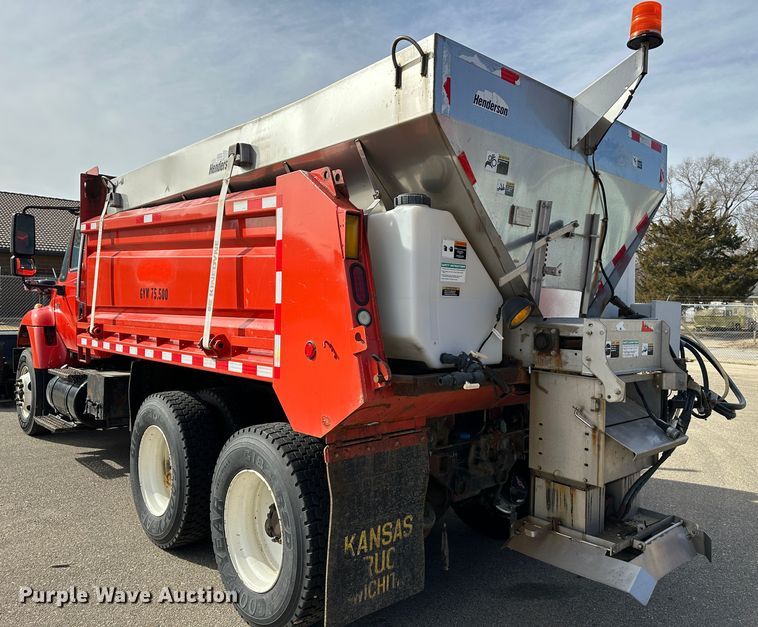 image for item LN9052 2007 International 7400  dump truck