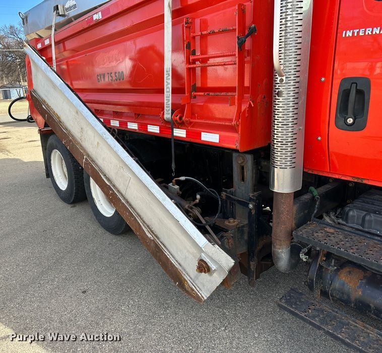 image for item LN9052 2007 International 7400  dump truck