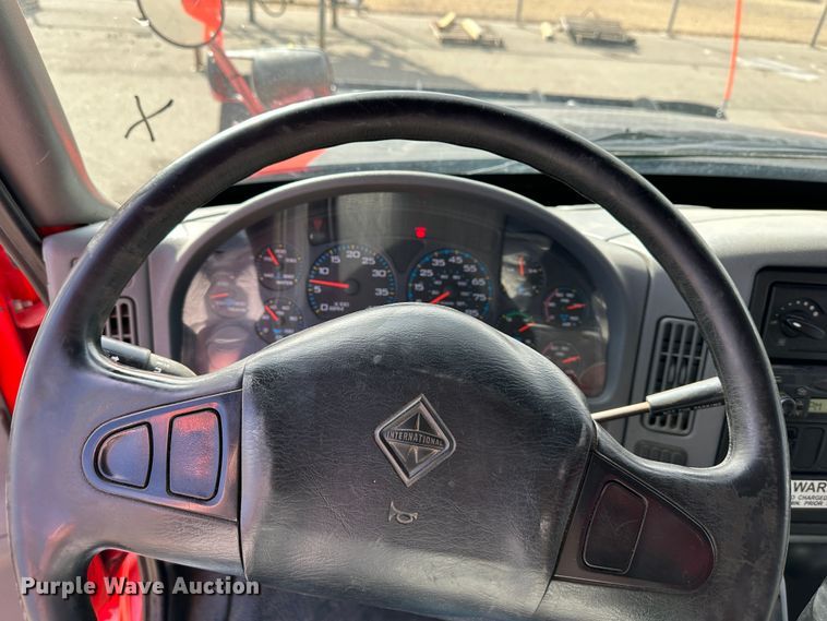 image for item LN9052 2007 International 7400  dump truck