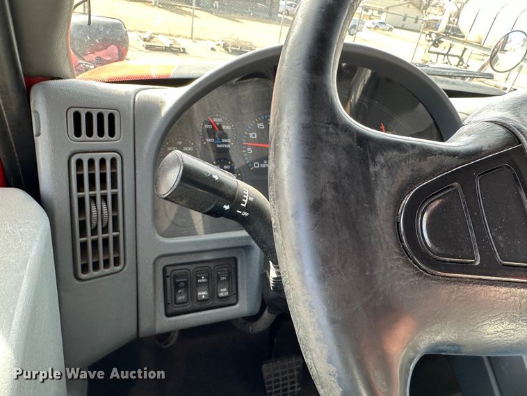 image for item LN9052 2007 International 7400  dump truck