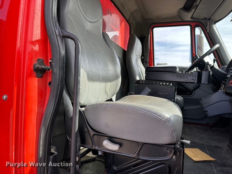 image for item LN9052 2007 International 7400  dump truck