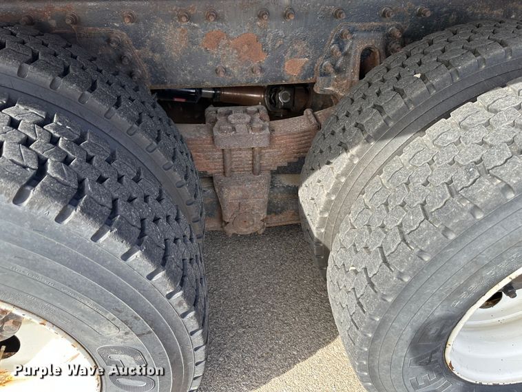 image for item LN9052 2007 International 7400  dump truck