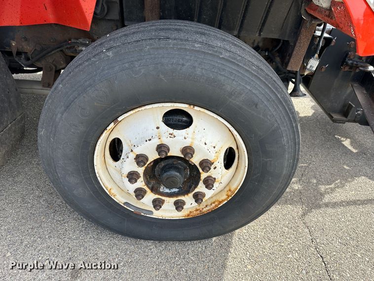 image for item LN9052 2007 International 7400  dump truck