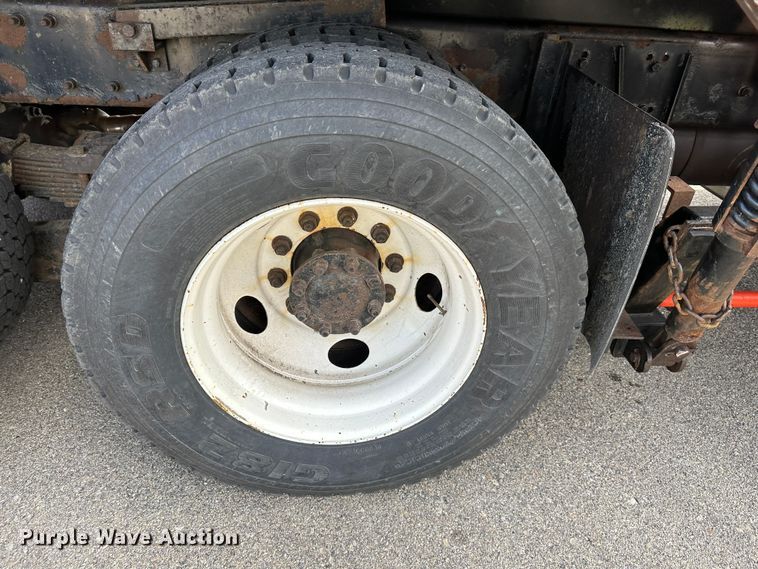 image for item LN9052 2007 International 7400  dump truck