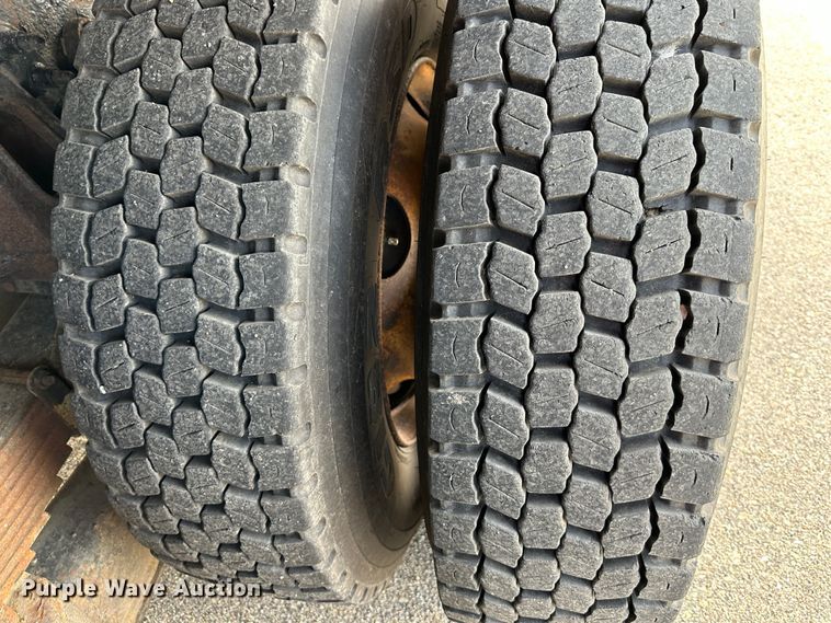 image for item LN9052 2007 International 7400  dump truck