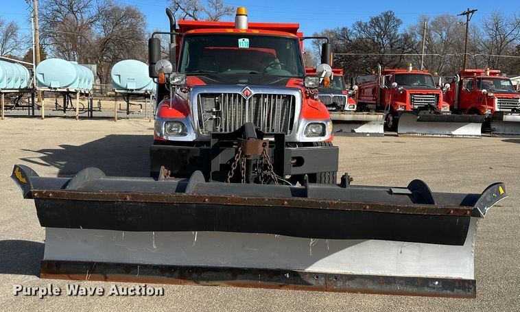 image for item LN9053 2006 International 7500  dump truck