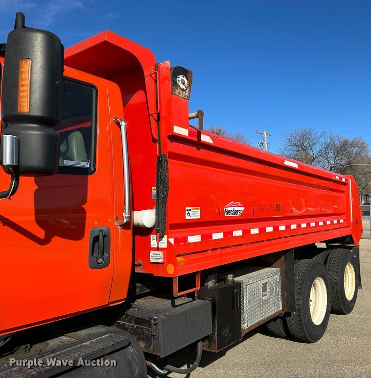 image for item LN9053 2006 International 7500  dump truck