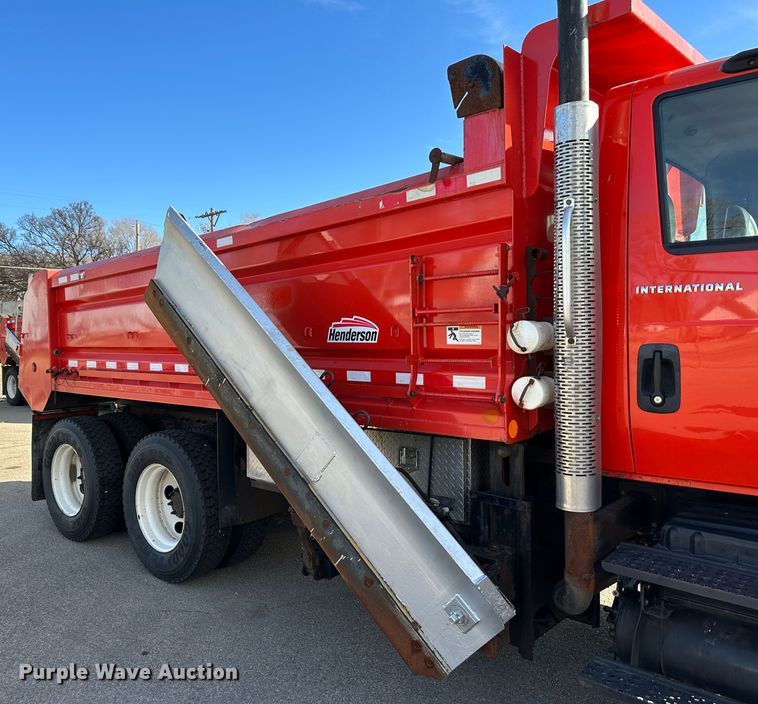 image for item LN9053 2006 International 7500  dump truck