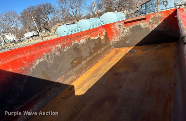 image for item LN9053 2006 International 7500  dump truck