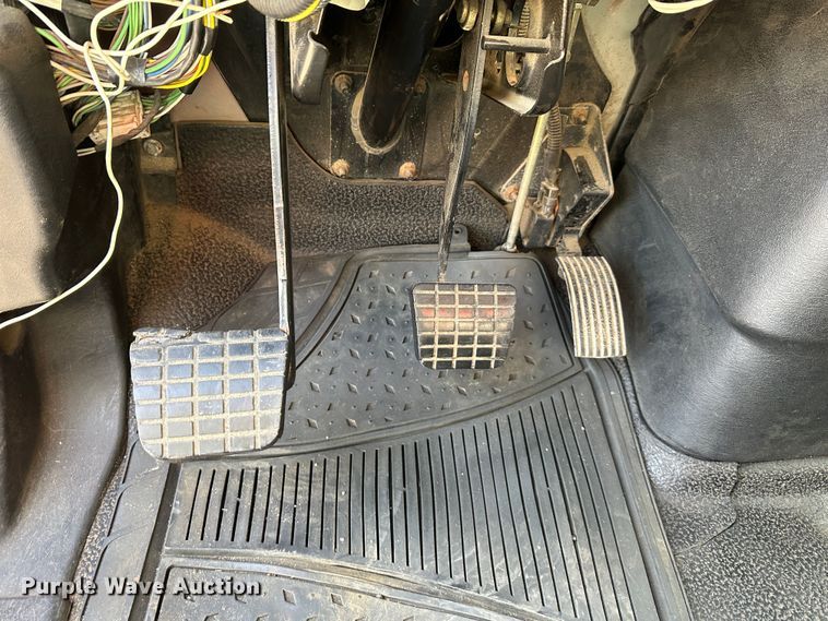 image for item LN9053 2006 International 7500  dump truck