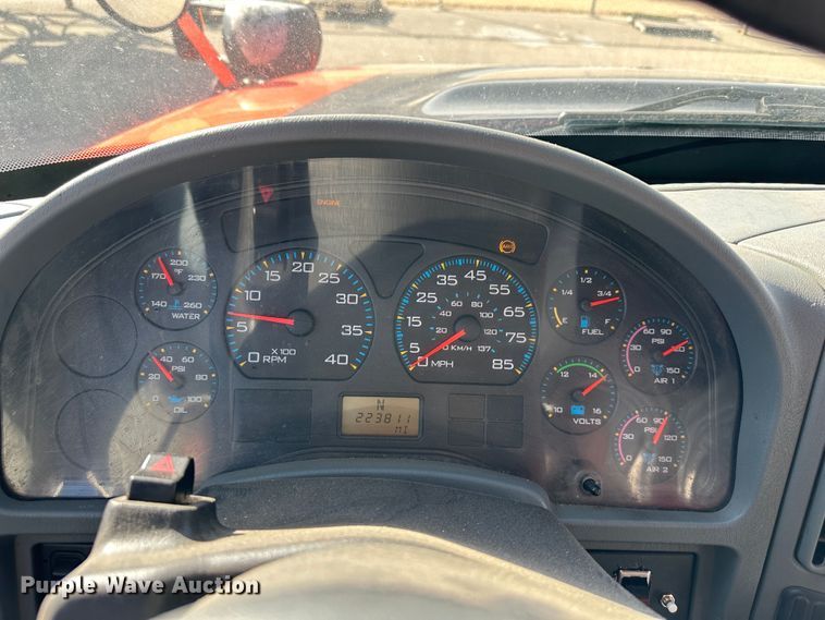 image for item LN9053 2006 International 7500  dump truck