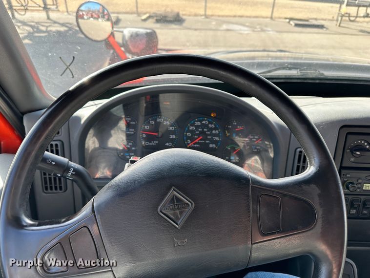 image for item LN9053 2006 International 7500  dump truck