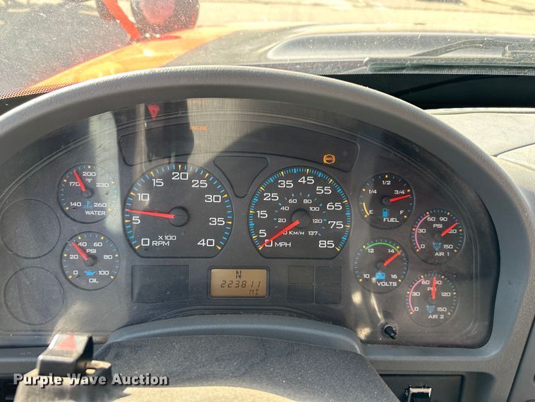 image for item LN9053 2006 International 7500  dump truck