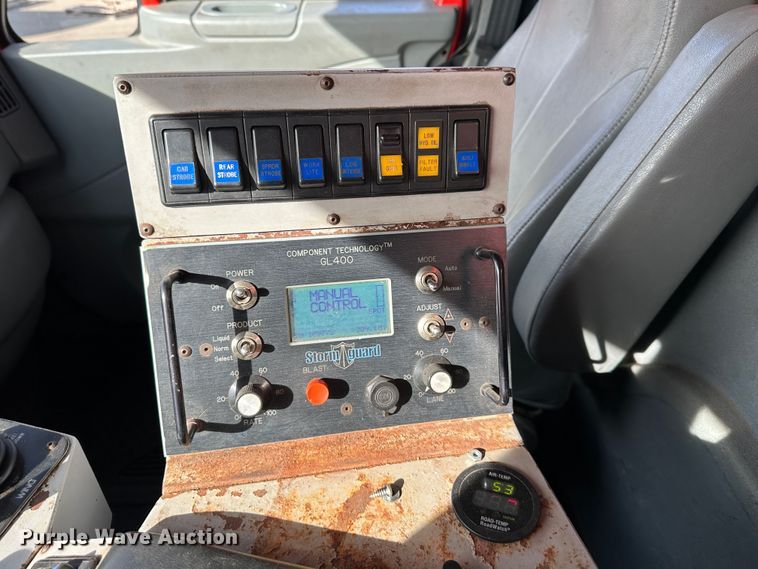 image for item LN9053 2006 International 7500  dump truck