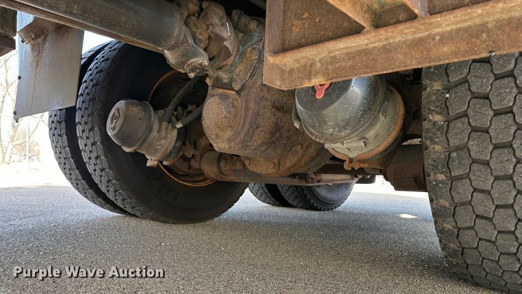 image for item LN9053 2006 International 7500  dump truck