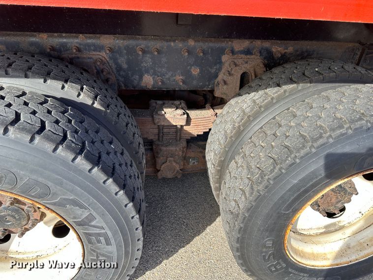 image for item LN9053 2006 International 7500  dump truck