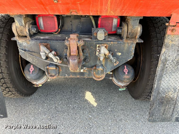 image for item LN9053 2006 International 7500  dump truck