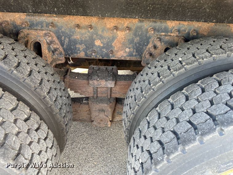 image for item LN9053 2006 International 7500  dump truck