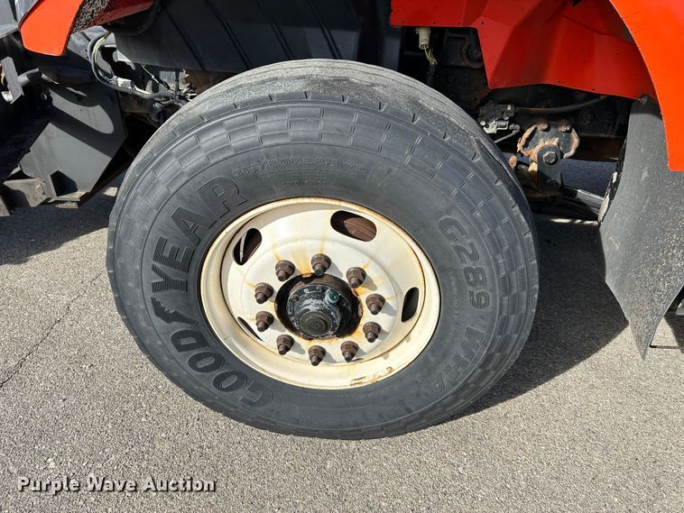 image for item LN9053 2006 International 7500  dump truck