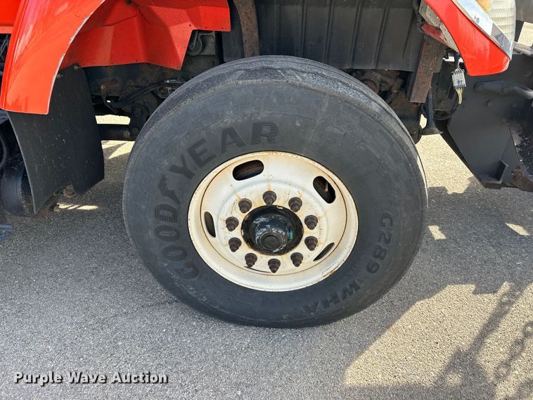 image for item LN9053 2006 International 7500  dump truck