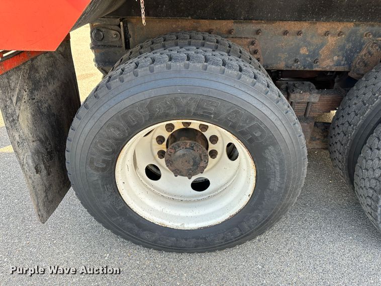 image for item LN9053 2006 International 7500  dump truck