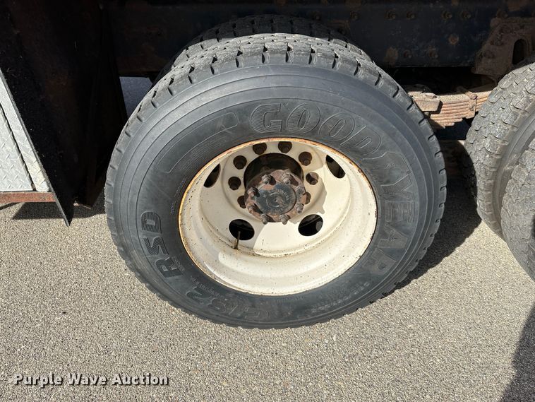 image for item LN9053 2006 International 7500  dump truck