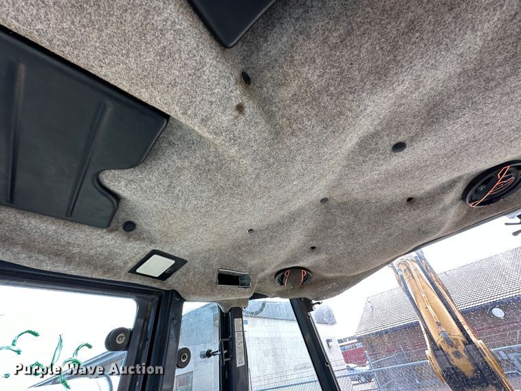 image for item LN9054 2001 John Deere 310G  backhoe