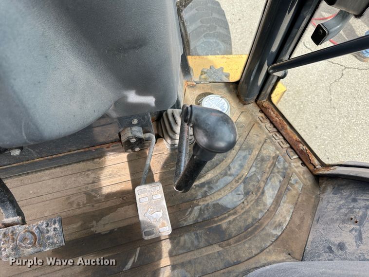 image for item LN9054 2001 John Deere 310G  backhoe